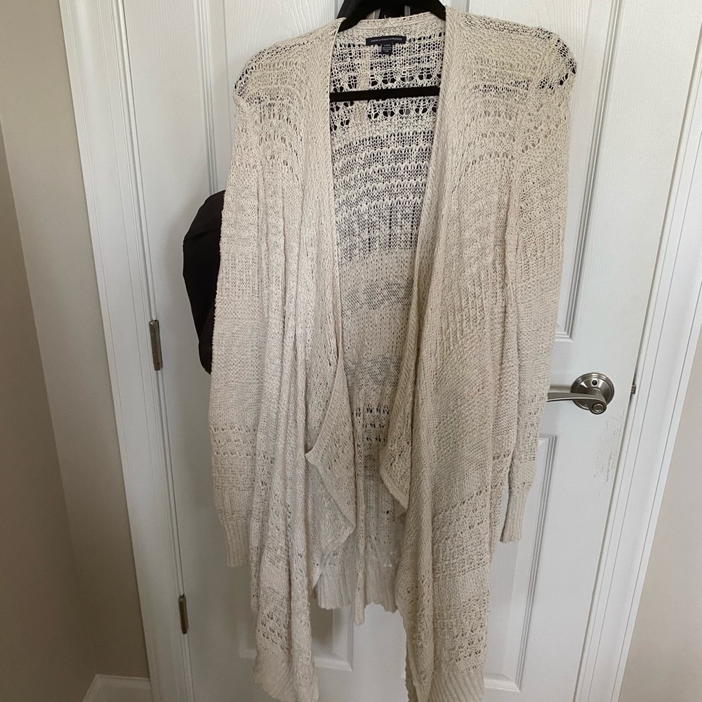American Eagle Cardigan!!